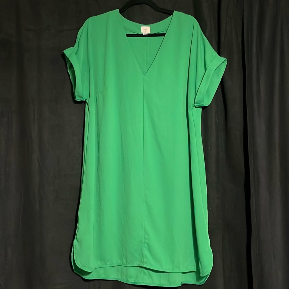 Green Knee Length Business Casual Dress
